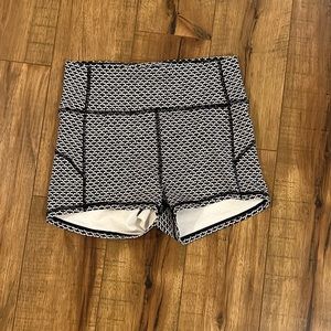 Lululemon In Movement Short Everlux 2.5”